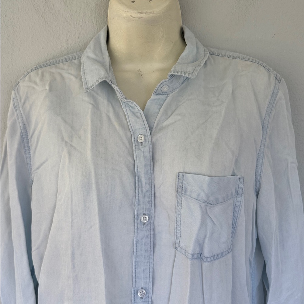 Time & Tru light blue chambray denim button down dress shirt blouse size medium - Picture 3 of 11